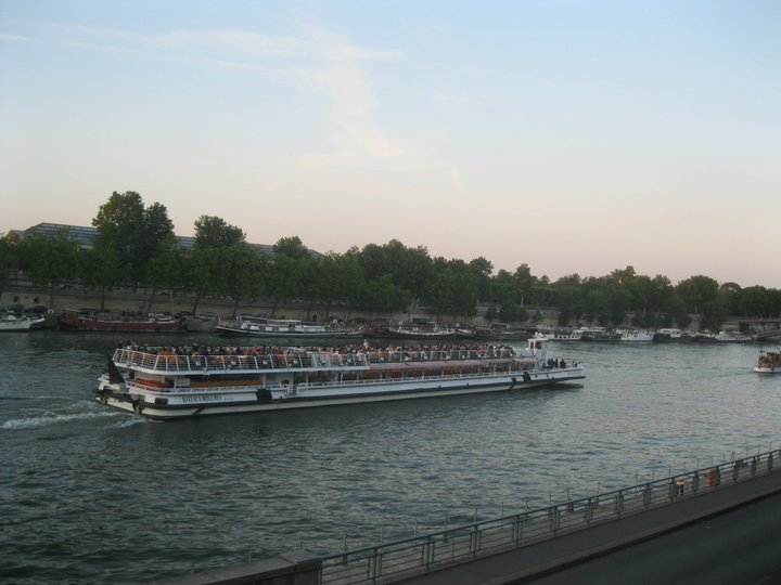 boat tours in Paris